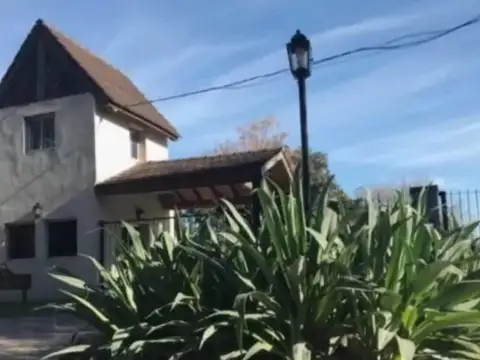 Casa en Venta con 2 cocheras