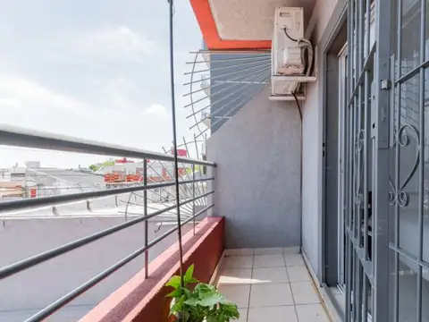 Venta departamento 2 ambientes con balcón en Lanús expensas bajas