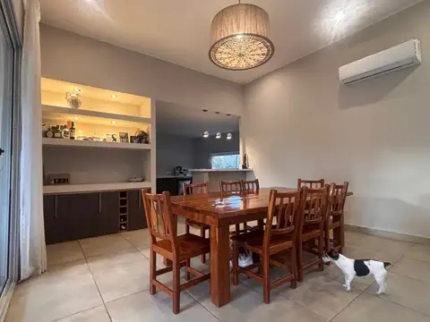 Casa 4 ambientes con 3 baños
