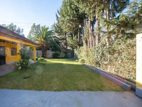 Casa en venta La Hermosura. 2 dormitorios y parque