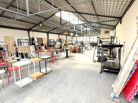 DEPOSITO INDUSTRIA GALPON ZONA INDUSTRIAL  DE MARTINEZ PRIMER PISO POR ESCALERA