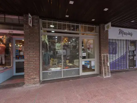 Venta de Local en San Fernando Centro c/ Altillo