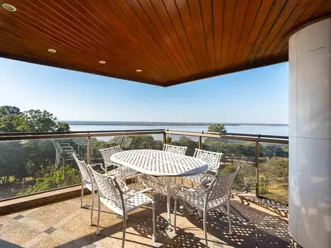 Av. de la Libertad  205