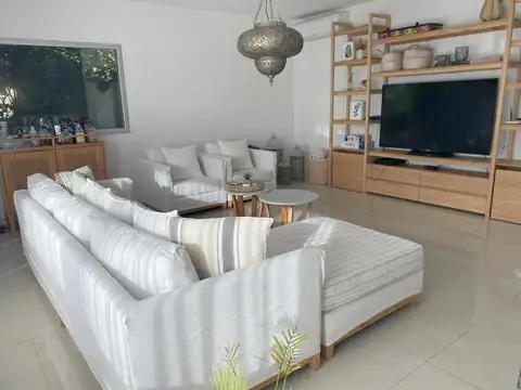 Lagos Del Norte - Alsina 3400