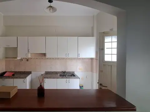 Depto Tipo Casa en Alquiler de 3 ambientes
