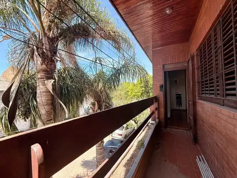 Casa 7 ambientes con 3 baños