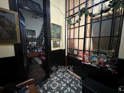 TIPO CASA EN ADOLFO ALSINA AL 3000 - CFTE T/A NUEVO GRAN PATIO CUB 2 BAÑOS