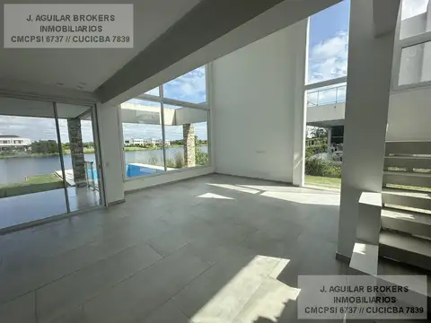 Casa 6 ambientes con 3 baños