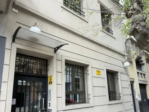 Complejo de departamentos en funcionamiento con antiguedad y excelentes evaluaciones