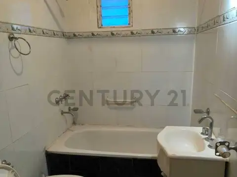 Venta casa a reciclar en lote la plata