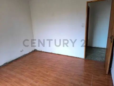 Venta casa a reciclar en lote la plata