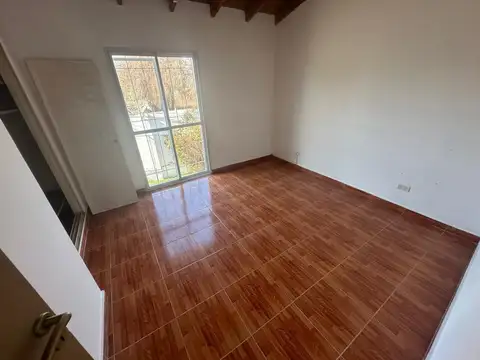 Casa en Alquiler en Martín Coronado, $ 850.000