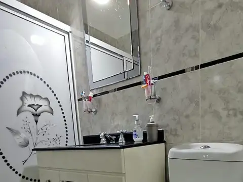 Depto Tipo Casa en Venta con 1 cocheras