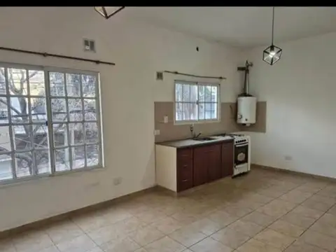 Departamento en Alquiler en Lanus Este, $ 340.000
