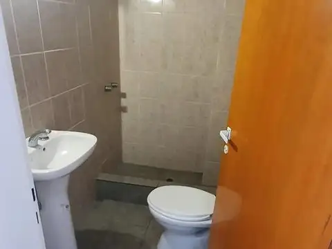 Departamento en Alquiler en Isidro Casanova, $ 350.000