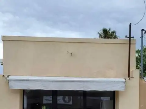 7 bis entre 475 y 476 - Local en alquiler en City Bell