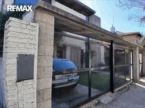 VENTA CASA 4 AMBENTES QUILMES Bº PARQUE C/COCHERA