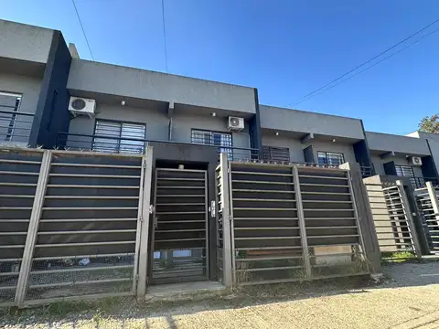 APTO CREDITO! TRIPLEX  - CON PARRILLA - 2 DORM  - PLAYROOM