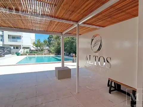Departamento 2 ambientes en Planta baja Altos Las Casuarinas, Loma verde