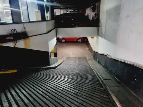 Cochera en Venta en Flores, CABA