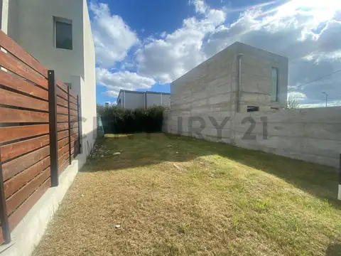 Terreno en Venta 20  mts Fondo