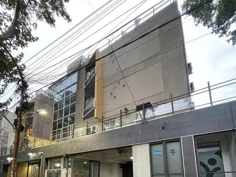 OPENHOUSE VENDE local comercial en calle Córdoba de Ciudad