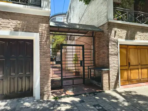 VENTA DUPLEX DE 2 DORMITORIOS CON PATIO REP SEXTA