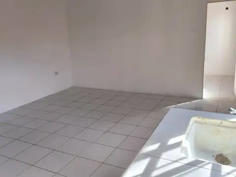 Casa 2 ambientes con 1 baño