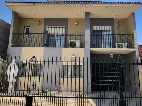 CASA DE 4 AMBIENTES Y FONDO EN VENTA EN M CHINGOLO