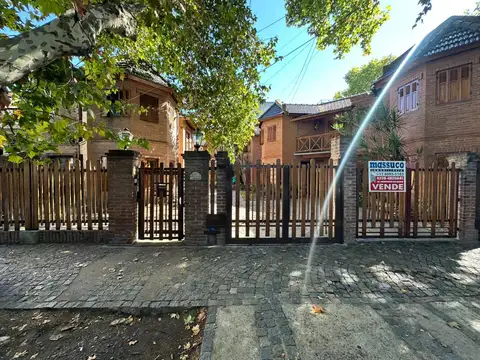 Depto Tipo Casa 4 ambientes con 2 baños