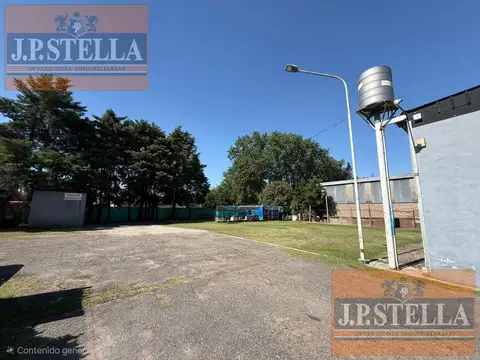 Galpón Industrial de 697 m² en 2.300 m² Lote c/ puente grúa de 1 tn - Casanova