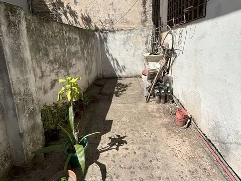 Depto Tipo Casa en Venta 70 años