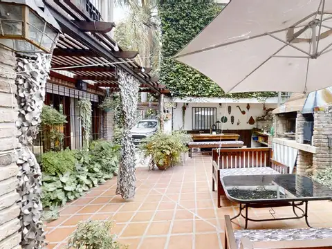 Casa en venta San Isidro, 5 amb   estudio independiente