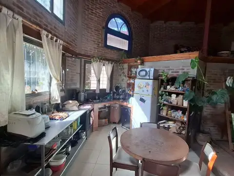 Casa 4 ambientes con 3 baños