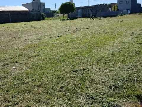 SE VENDE LOTE EN ALTOS DE LA COLONIA 350m2 
