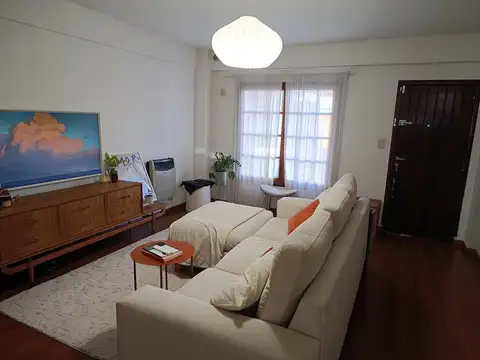 Casa 6 ambientes con 2 baños
