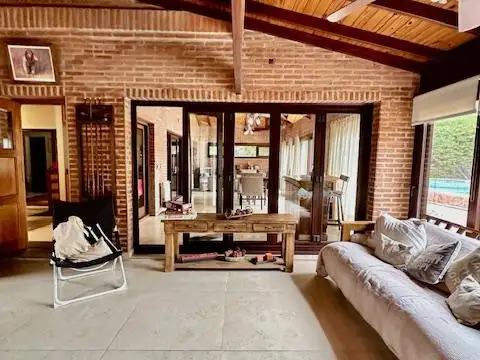 Casa en Venta en Santa María del Tigre, USD 480.000