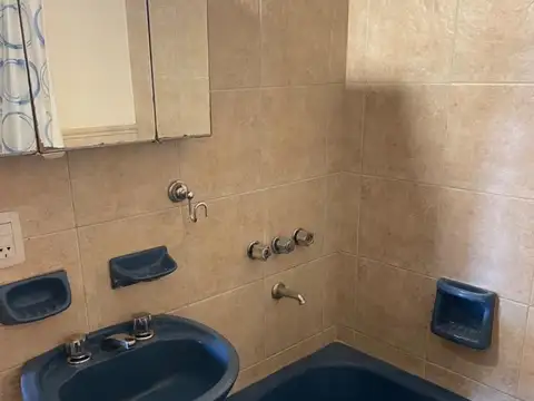 Av. Juan Bautista Alberdi 1281 , Piso 1