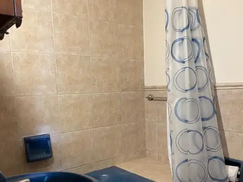 Monoambiente al frente con balcón