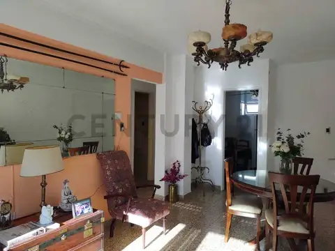 55 e/ 7 y 8 600, Piso 0