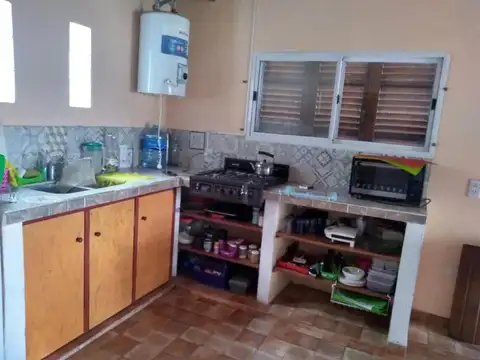 Casa en venta - 2 Dormitorios 1 Baño - Las Toninas