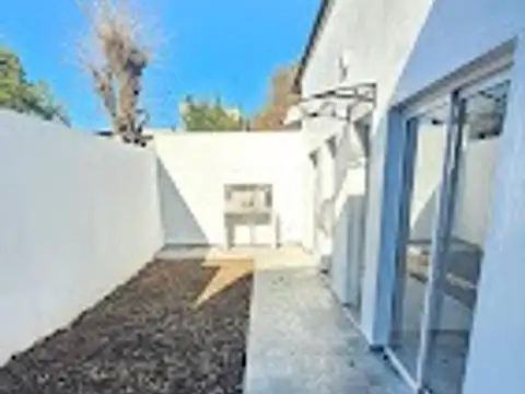 Casa tipo ph a estrenar en Castelar Norte