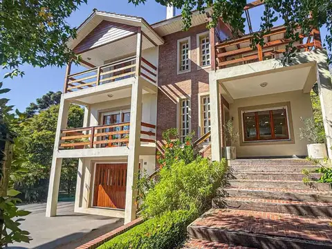VENTA CASA 5 AMBIENTES PARQUE Y PISCINA SIERRAS
