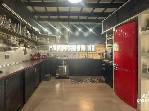 Casa en Venta con 2 cocheras