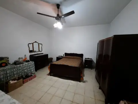 Casa 7 ambientes con 2 baños