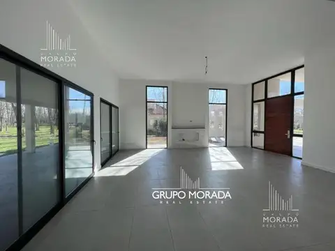 Casa 5 ambientes con 5 baños