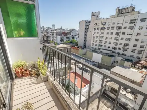 Tacuarí 800 , Piso 7