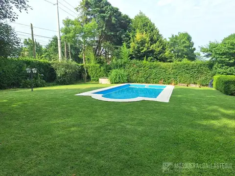 Casa 5 ambientes con 3 baños