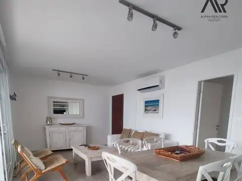 Apartamento en venta c/ cochera en La Barra