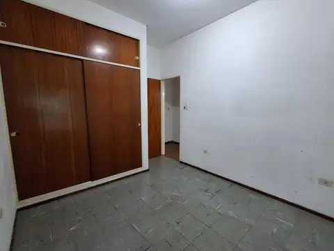 DEPARTAMENTO 3 AMBIENTES CON 2 PATIOS EXCELENTE UBICACIÓN